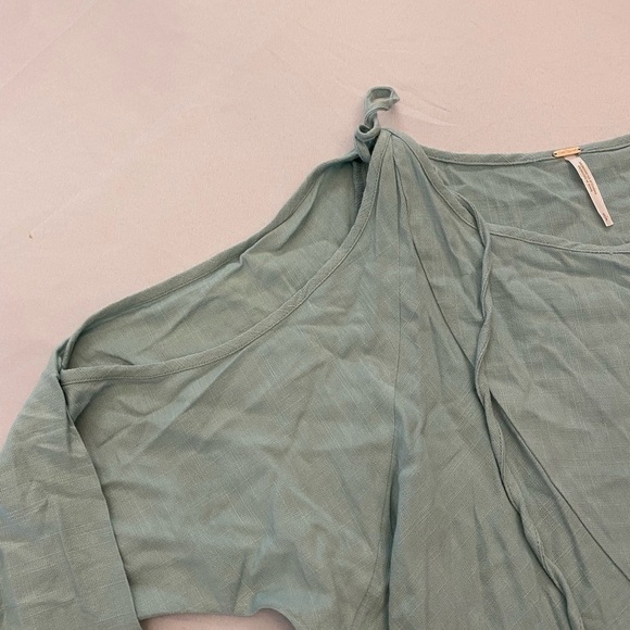 FREE PEOPLE Rayon Cold Shoulder Flow Dress/Tunic, Size Small. - Picture 2 of 7